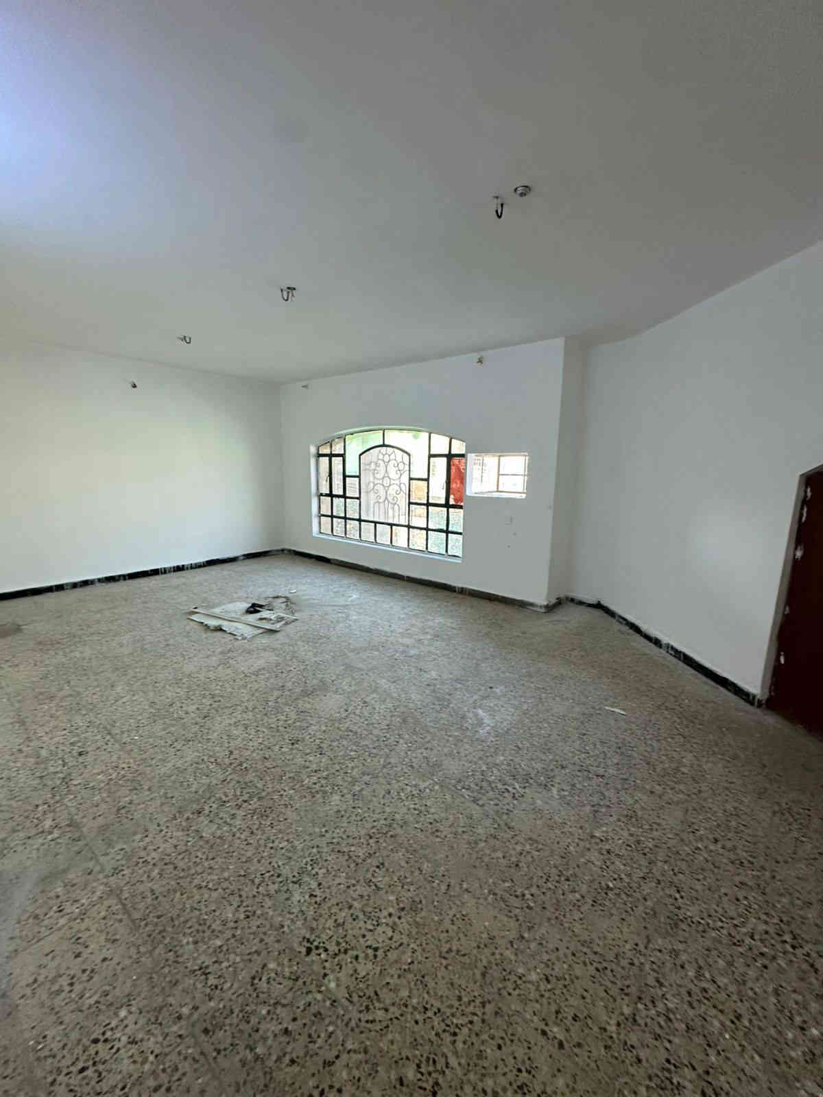 للأيجار بيت مساحه 300 متر في #السيديه  ✅
يحتوي على 5 نوم وصاله ومطبخ وخدمات وهول حولي وحديقه 
وكراج ✅❗️

*يسلم الدار خلي من النواقص جاهز من الصبغ الكامل *

الأيجار مليون ونص 🔶

الموقع السيديه شارع الخيزران 📍

_______________________________________

للأستفسار اكثر تفضلو بزياره مكتب الطائي للعقار 💎

السيديه شارع المركز عماره شركة السراب للمطابخ ✔️

او الأستفسار ع الارقام ادناه 📞↘️↘️ (متوفر واتساب )📌🔛
***********
