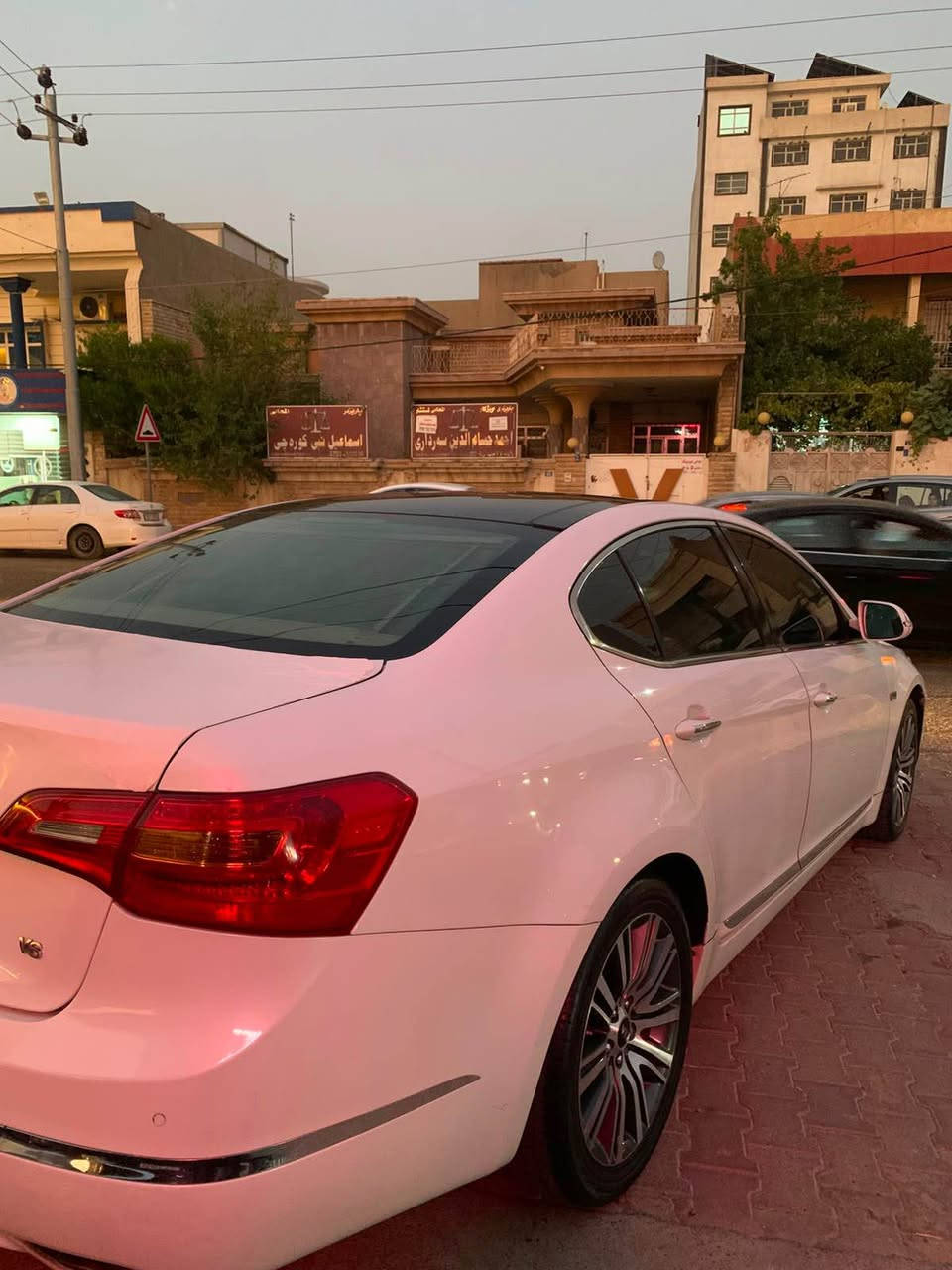 Kia cadenza 2011 xaliji

فوول مواسفات 
سێ پارچەی پێش و بستەک هیلالی چاملغی پشتی سبوغ 
دوو جێگای تەعدیل 
بەتانەی سەکن سبوغ قۆپی شانسی هەیە 
ئێرباگ سوکان تەقیە رەسمی سۆنەرم داناوە 
مەکینەی V6 کەپس 
رەقەم هەولێر سەنەوی کۆن 
٣١٥ هەزار کم رۆیشتییە 
نرخی ٨٩ وەرەقە و مەجال 
***********📞 أربيل, العراق

