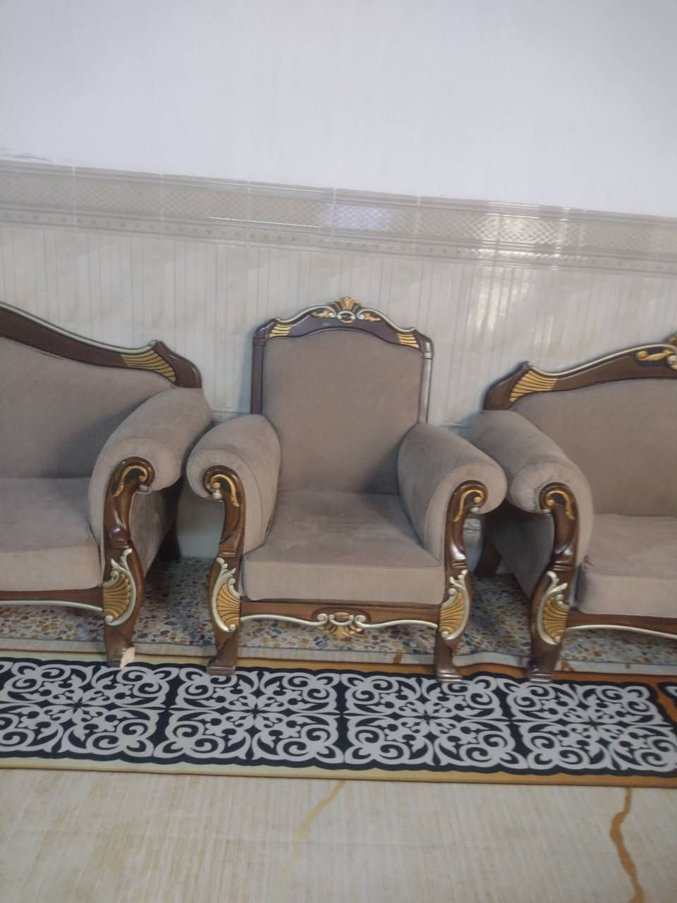 طخم خشب عراقي... خمس قطع.. 3 كبار واثنين زغار.... نضيف كامل كلو... سعر 185.
...... عنوان تل الرمان موصل 🧸


**إذا كنت صاحب هذا الإعلان وتريد حذفه لأي سبب، رجاءا أرسل رسالة إلى الدعم الفني**