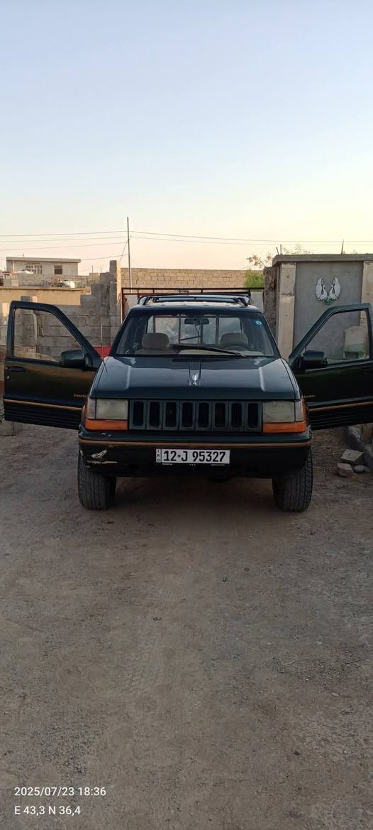 سلام عليكم اخوان جيب شيروكي موديل 93 محرك بطه2500 محرك وكير شرط كلشي مابي لايتات شغاله طخم تايات جدد بيهه كبون بانزين رقم الاماني بسم الشرعي اتريد وكاله اتريد تحويل سعرهه 50بيهه مجال بصيط مكاني موصل ***********
