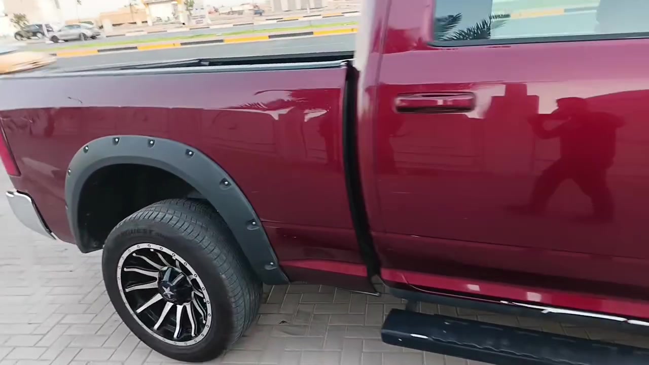 السلام عليكم                 
رام كلاسك 2019 
فول سياره ورد مريكي 
حادث جاملغ وبنيد 
سياره بيه صبغ جم قطعه جماليه جديده بدي طويل وباب طويل منضومه غاز كامله  
ويل سعره 750 تخم تاير بلكرتون جديد سياره جهازه الخير مكينه كير بلكرتون شرط 
مكينه 8 حداديه جديده عليه دامه كامله مكان بصره القبله
السعر 165 وبيه مجال سعر مناسب 
 *********** السفسار
