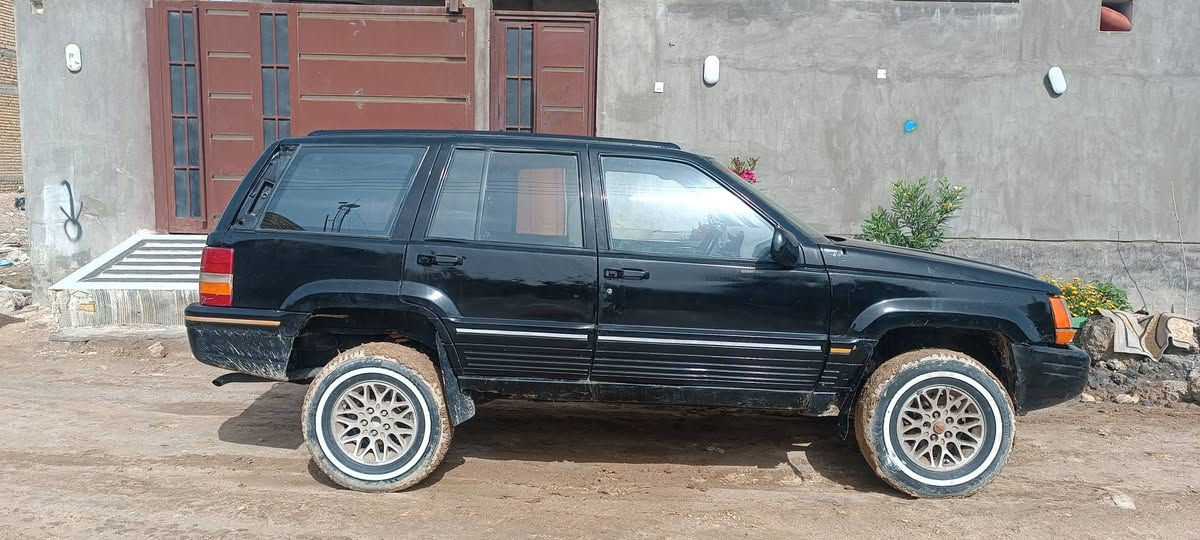 جيب شيروكي موديل1994
مكينه 3000حداديه جديده
للبيع اوالمراوس 
سعر25وبيه مجال
العنوان ناصريه سوق الشيوخ
***********
