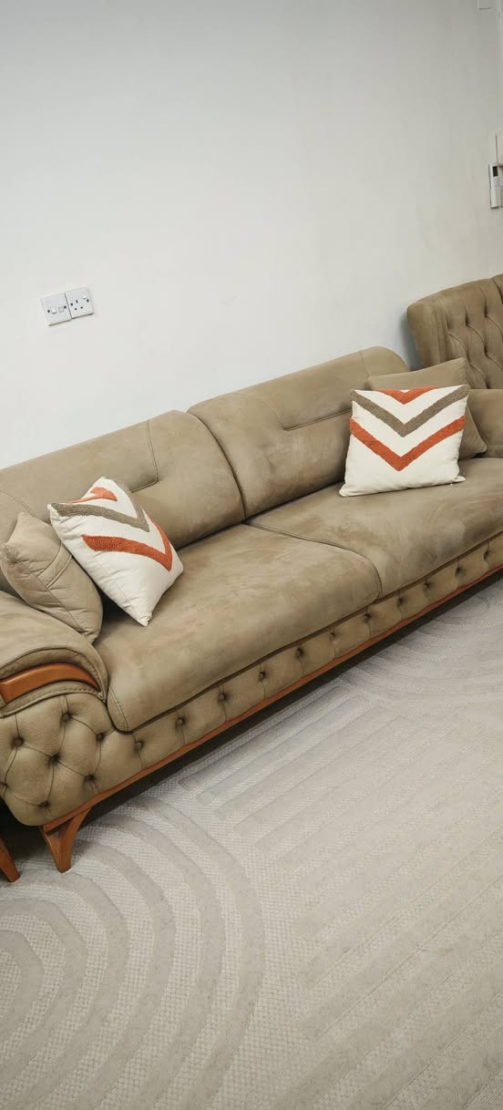 طخم قنفات تركي ٨ مقاعد
قماشها وتر برو
السعر ٣٥٠ ألف 
بغداد
للتواصل الاتصال على الرقم ***********
