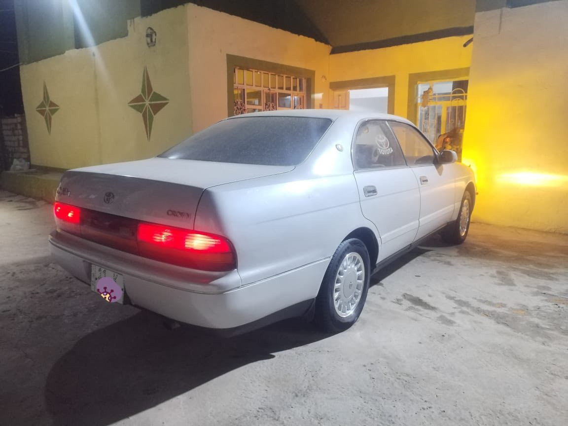 السلام عليكم بطه متصل للبيع مكفوله من الصبغ والبارد والضربه حداديه اماميه وخلفيه جديده محرك ٢٥٠٠ ديلكو جديده استوه مشدود تبريد شغال كهربائيات كله شغاله رقم بغداد دولي باسمي  السعر ٧٥وبيه مجال مكاني بابل للاستفسار ***********
