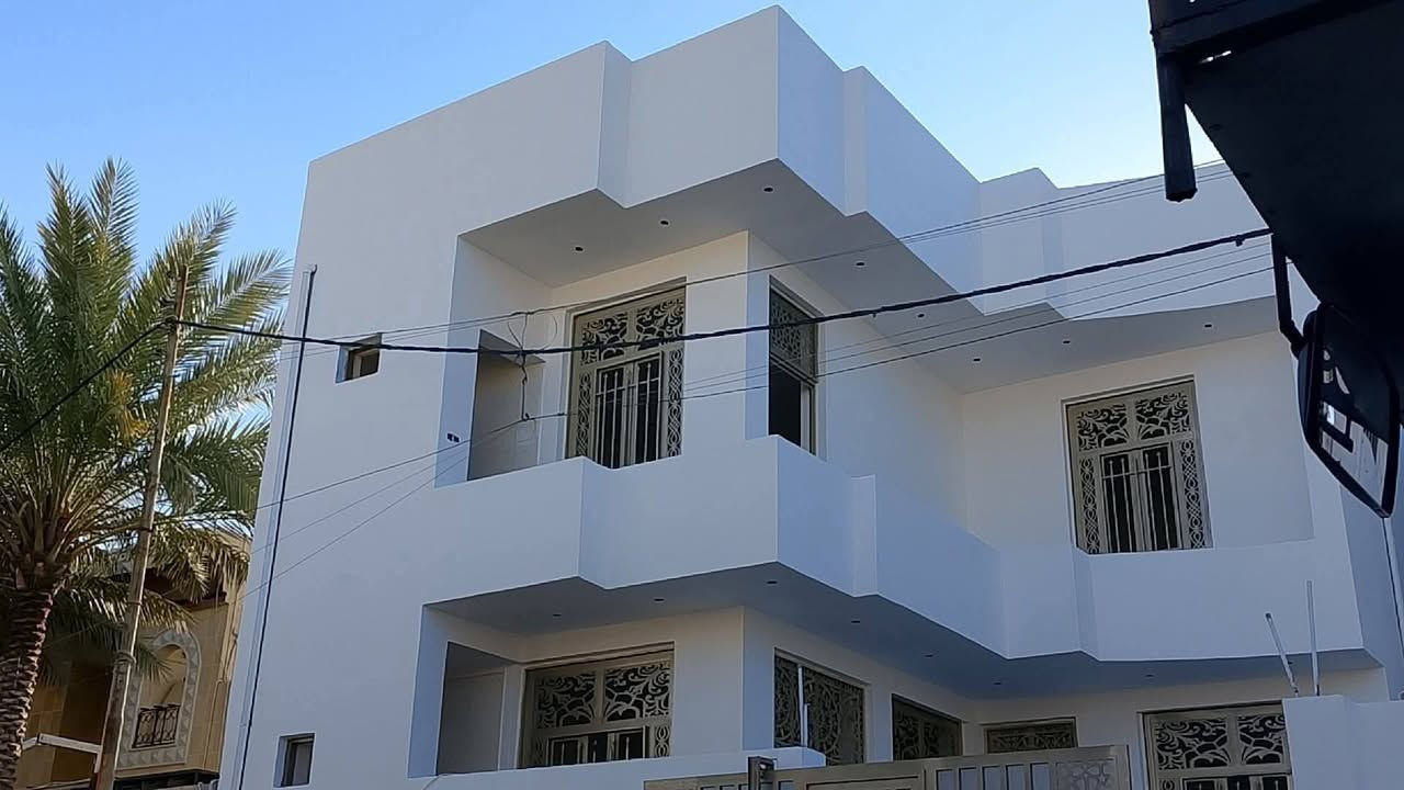 السلام عليكم صباغ متفرغ حاليآ اشتغل صبغ خارج واجهيات وداخل تصليح رطوبه راسلني ودلل *********** متوفر واتساب
