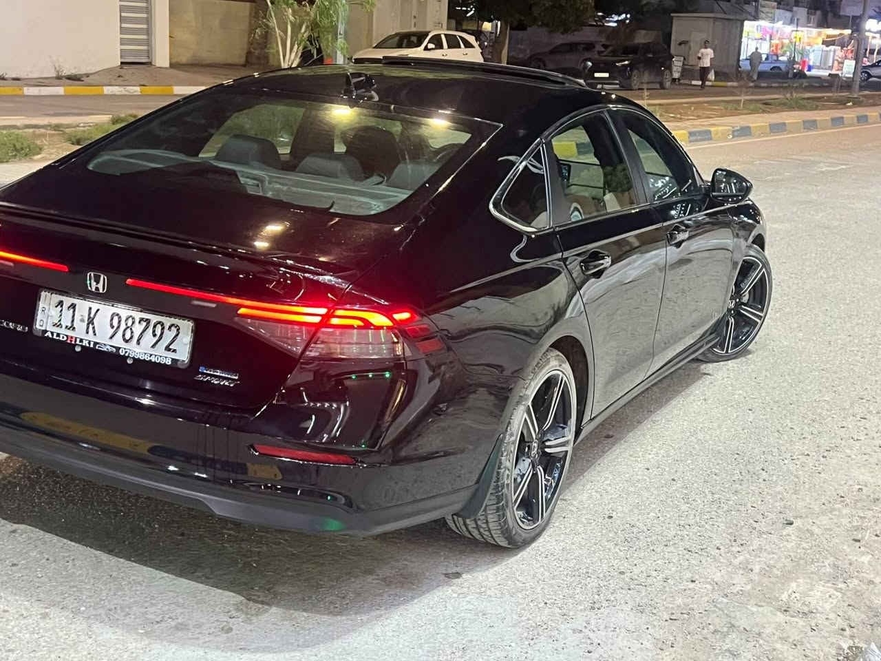 سلام عليكم
هوندا اكورد 2024 sport 
حجم المكينة 2000 هايبرد تنفس طبيعي 
ماشية 29الف 
مواصفات فتحة سقف بصمة دخول ذكي 
رادارات 360 امامي وخلفي وحانبي 
قيادة ذاتية تحديد مسار 
وارد امريكي حادثها بيبان ثنين مبدلات بلادية نفس اللون 
ايرباك مرجع سستم 
السيارة جاهزة مابيها اي نقص 
السعر 188 ورقة 
عنوان بغداد 
***********
