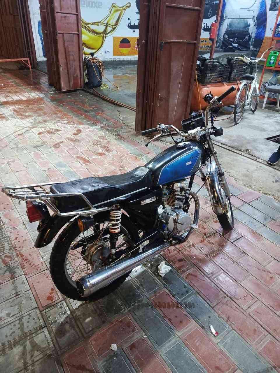 السلام عليك دراجه نوع ارشاه موديل 17 معمره 22 دراجه جديده اوراق أصولي دراجه خير من الله كربلاء الاسكان العسكري شارع الدره رقم *********** سعر 400 وبيه مجال
