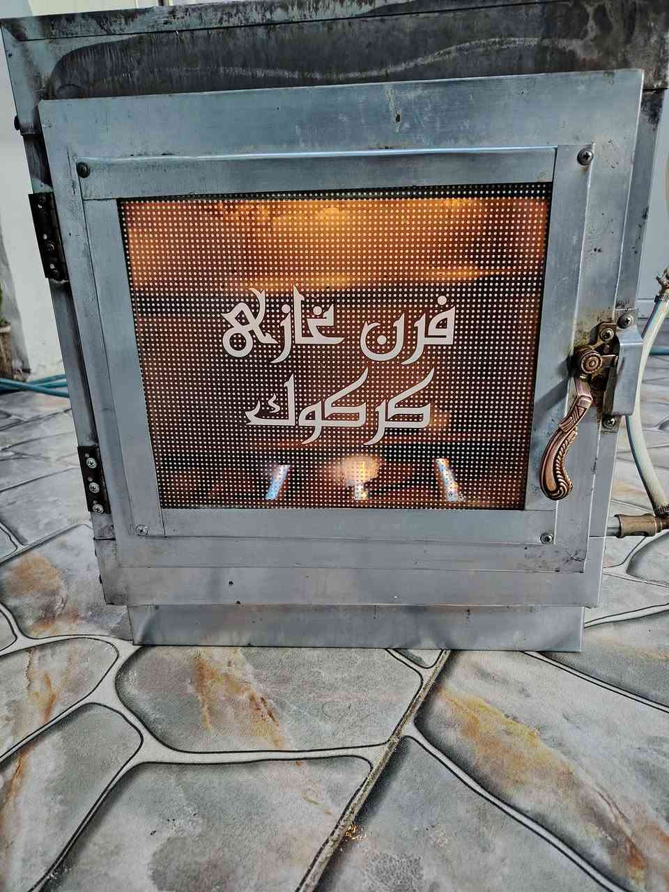 فرن للبيع مابيه اي عيب استعمال قليل سعره 30او بيه مجال بصيط شراي خابر او راسل ***********
