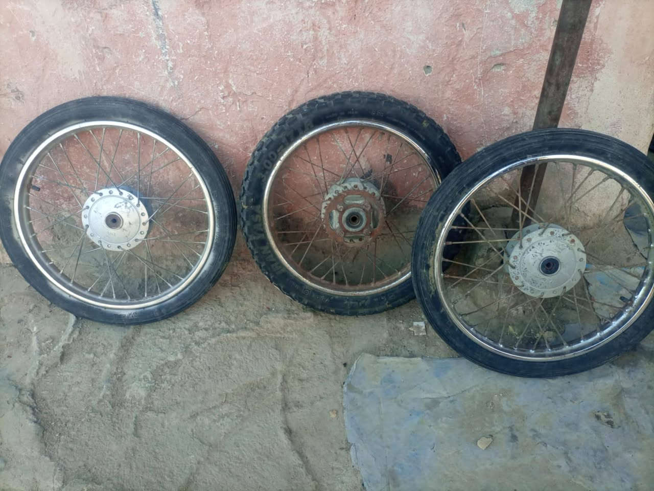 السلام عليكم تايرات كاملات البيع عنواني نجف حي القدس هذا رقمي
***********
