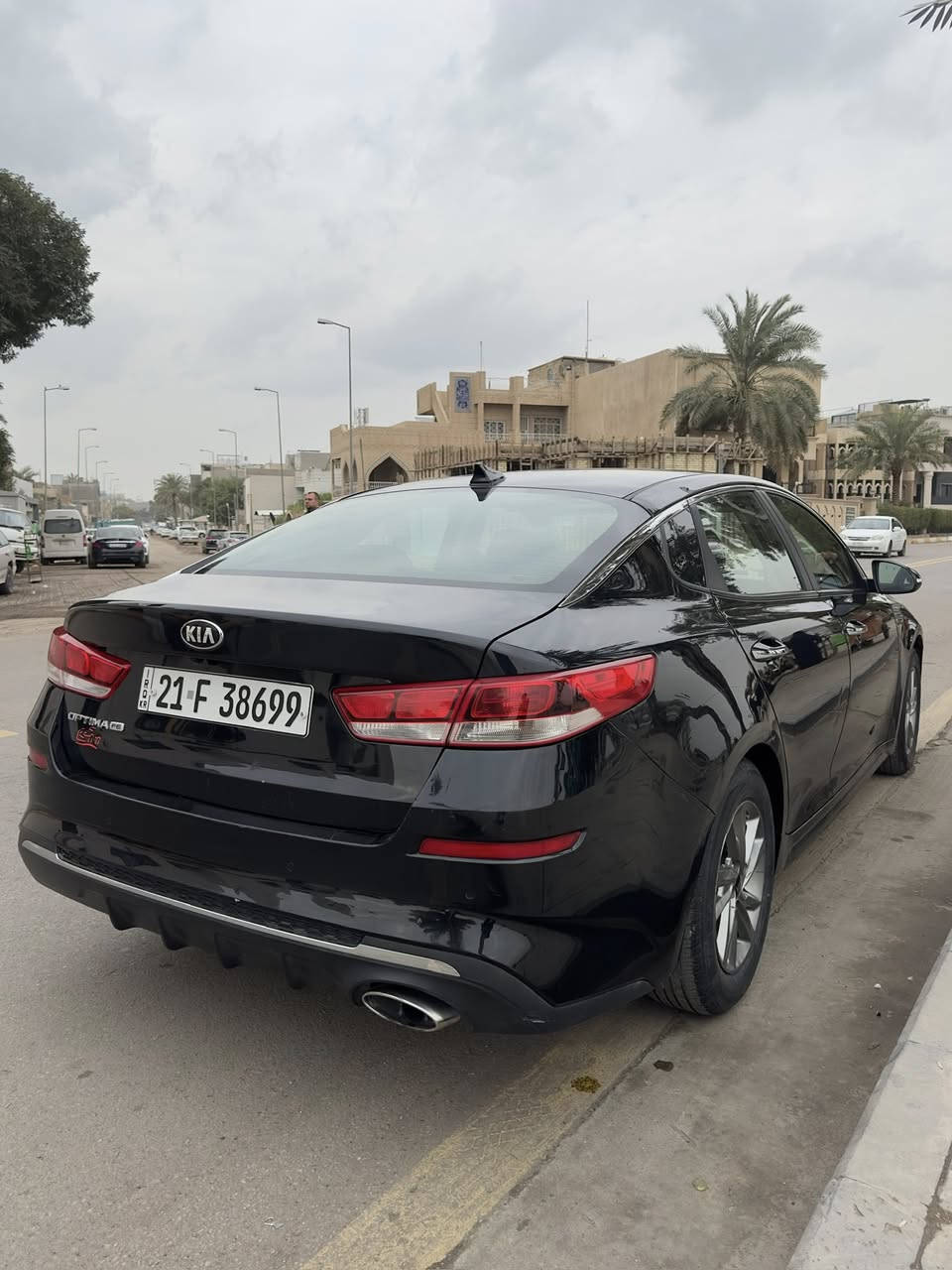 كيا اوبتما 2019 امريكي
⚠️ بدون حادث كلين
سيارة نظيفة وحلوة ومريحة بالاستخدام
محرك 2400 GDI خير من الله 
كير اوتو 6 سرعات 
تبريد ثلج
صرفيتها ممتازه جداً للوقود

مواصفاتها : 
- شاشة كبيرة مدعومة بـ  Car Play - Android Auto 
- نظام انارة زنون ( مكلفني 150 دولار وضمانه سنه ) 
- كامرة خلفية دوارة
- حساسات امامي خلفي 
- مانع تزحلق
- نظام قيادة ذاتية 
- مانع اصطدام 
- تحكم ستيرن جهتين 
وبعد بيها مواصفات خير من الله 

بيها شخوط بسيطة بالدعامية الامامية وفايبر ، واثر طخه بسيط جداً بالجاملغ

رقم سليمانية ، تريد تحويل او كالة شنو الي يعجبك اني جاهز
سعرها 133 وبيها مجال حگ الجية

متواجد كاظمية - حرية - منصور
رقم تلفون ***********
