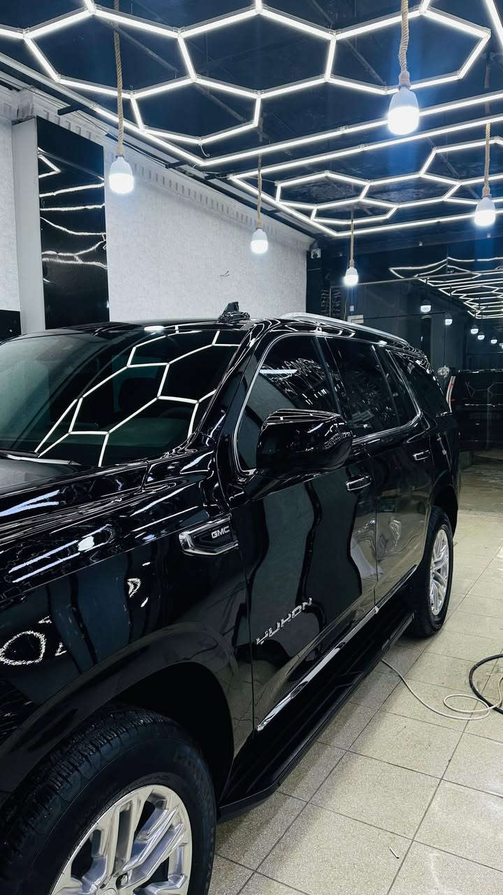 GMC 2024 وكالة المنصور خليجي
الفئة: SLT
ماشيه 17 ألف كم على وضع الشركة
مغلفه PPF أصلي
المحرك: 5300 (مرغوب)
رقم بغداد

المواصفات:
1- ثلاجة داشبول ديجتل
2- تشغيل عن بُعد
3- إطفاء ذاتي
4- حساس أمامي وخلفي
5- رادار أمامي وجانبي
6- باب خلفي كهرباء
7- كشنات كهرباء
8- تحديد مسار
بعد هواي بيه مواصفات 
داخلها الضمان
صيانة كاملة بالشركة
تبديل دهن وفلاتر كامل

المكان: بغداد
للاستفسار: ***********
