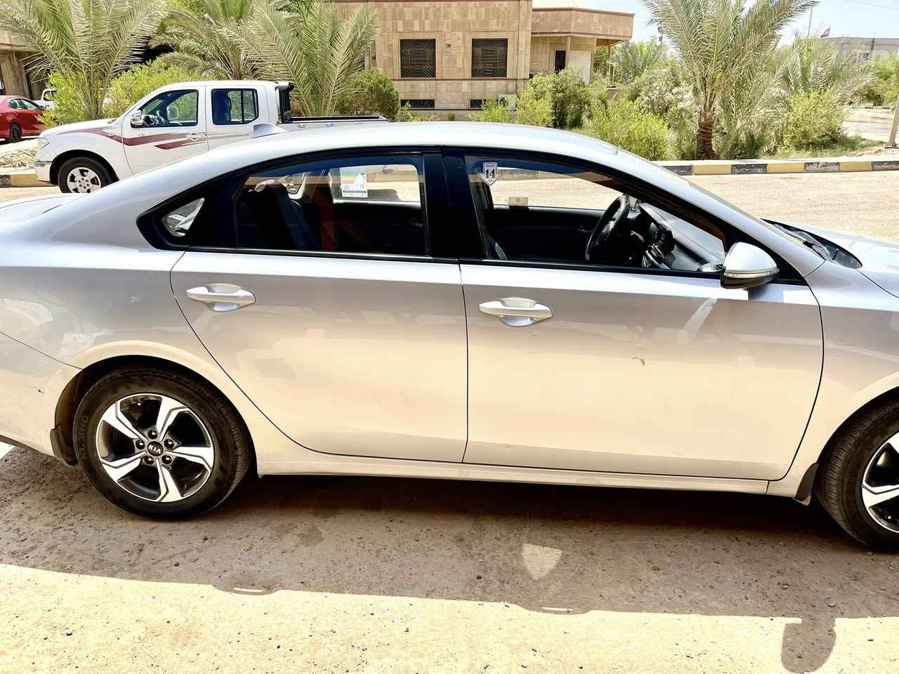 سيراتو 19 بيه قطعه صبغ جاملغ الخلفي بدون معجون السعر 140الاتصال ***********
