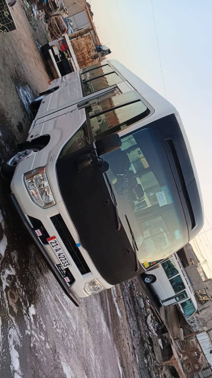 السلام عليكم كوستر 20 للبيع دخول جديد السيارة كاملة مكمله ستاركس نزالات فتحه تانكي لايتات بطن بوشيات السيارة 6 تايرات صبغ ويالة بولش تنتات كشنات نايلون حراري دروعه امامي خلفي السيارة كاملة مكملة نقصها بس سيباية والسيارة بيها مكانين تبخير صغار فقط مكانها بغداد للاستفسار ***********
