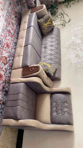 السلام عليكم تخم للبيع ١٠ مقاعد 
مع طبلات وسطية وسيت طبلات ذهبية 
للحجز والاستفسار السعر على الخاص 

***********
