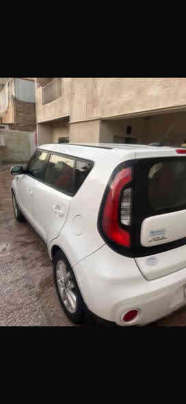 السلام عليكم..كيا صول وارد امريكي موديل 2018 ابيض محرك 2000 ماشية 73 جاهزة من كلشي صدر وتبريد وادامة كاملة بيها اربع قطع صبغ واللغد الايمن مصبوغ والسونار مرفق السعر 109للاستفسار الاتصال ***********
