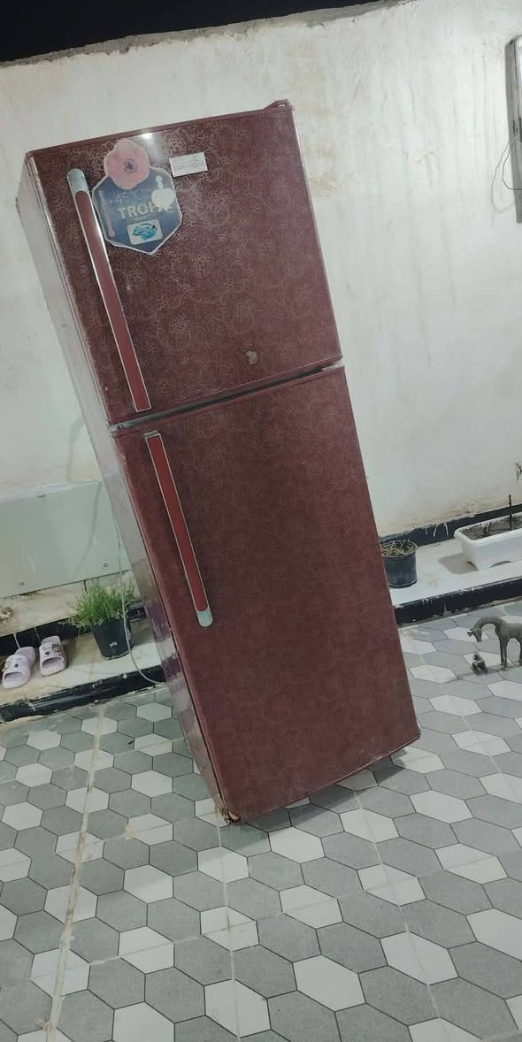 سلا م عليكم مرة خصة مدير كروب محترم ثلجات لبيع عدد 3 يتواصل علة هاذ رقم***********
