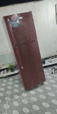 سلا م عليكم مرة خصة مدير كروب محترم ثلجات لبيع عدد 3 يتواصل علة هاذ رق...