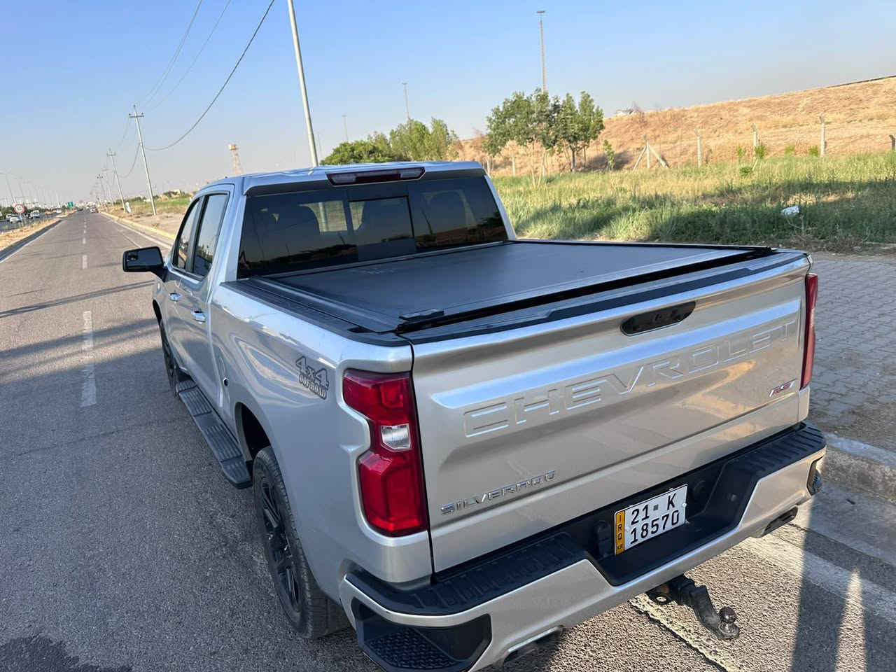 شوفرليت سلفرادو   2022
فول مواصفات  Z 71
محرك  8سلندر تاهو  
ضررها فقط بونيد صبغ بدون دواخل 
سياره بسمي تحويل او وكاله 
سياره جاهزه بدون اي عيب 
مكان سياره كركوك للاستفسار اتصل 
***********
