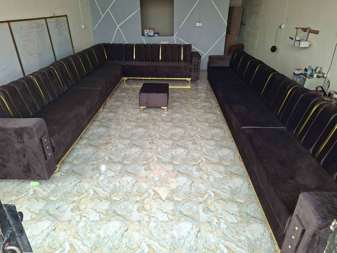 شغلنه لهذا اليوم سعر المتر ٧٠ الف بلاويد اسود والظهر بلاويد اسود اسفنج اكسترا ظمان مفتوح معه كوشات وطبله وسط هديه العنوان دلي عباس


**إذا كنت صاحب هذا الإعلان وتريد حذفه لأي سبب، رجاءا أرسل رسالة إلى الدعم الفني**