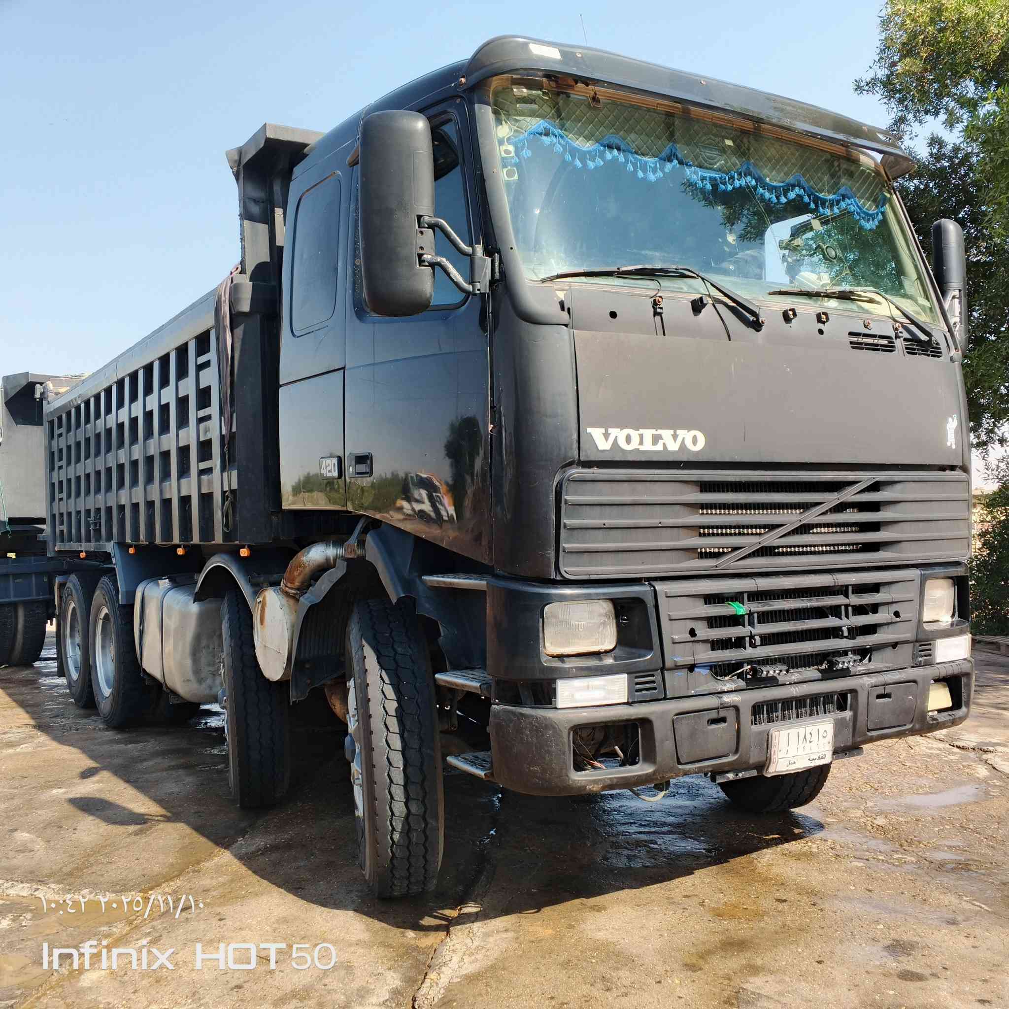 السلام عليكم..
للبيع او مراوس براس تريله سكس..
 فالفو اسرائيليه موديل 95  
 شاصي مكفول مكينه حجم 420  وكير 3×3 بدي جديد 
 تايرات 24 عكرب بلادي بلاديه كلاب 3لوحات سياره جاهزه للعمل ***********
