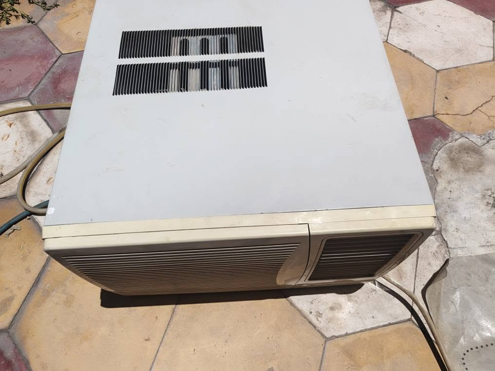 مكيف 2 طن توسوت نظيف جدا تدفئة تبريد السعر 250 للاستفسار *********** كربلاء, العراق
