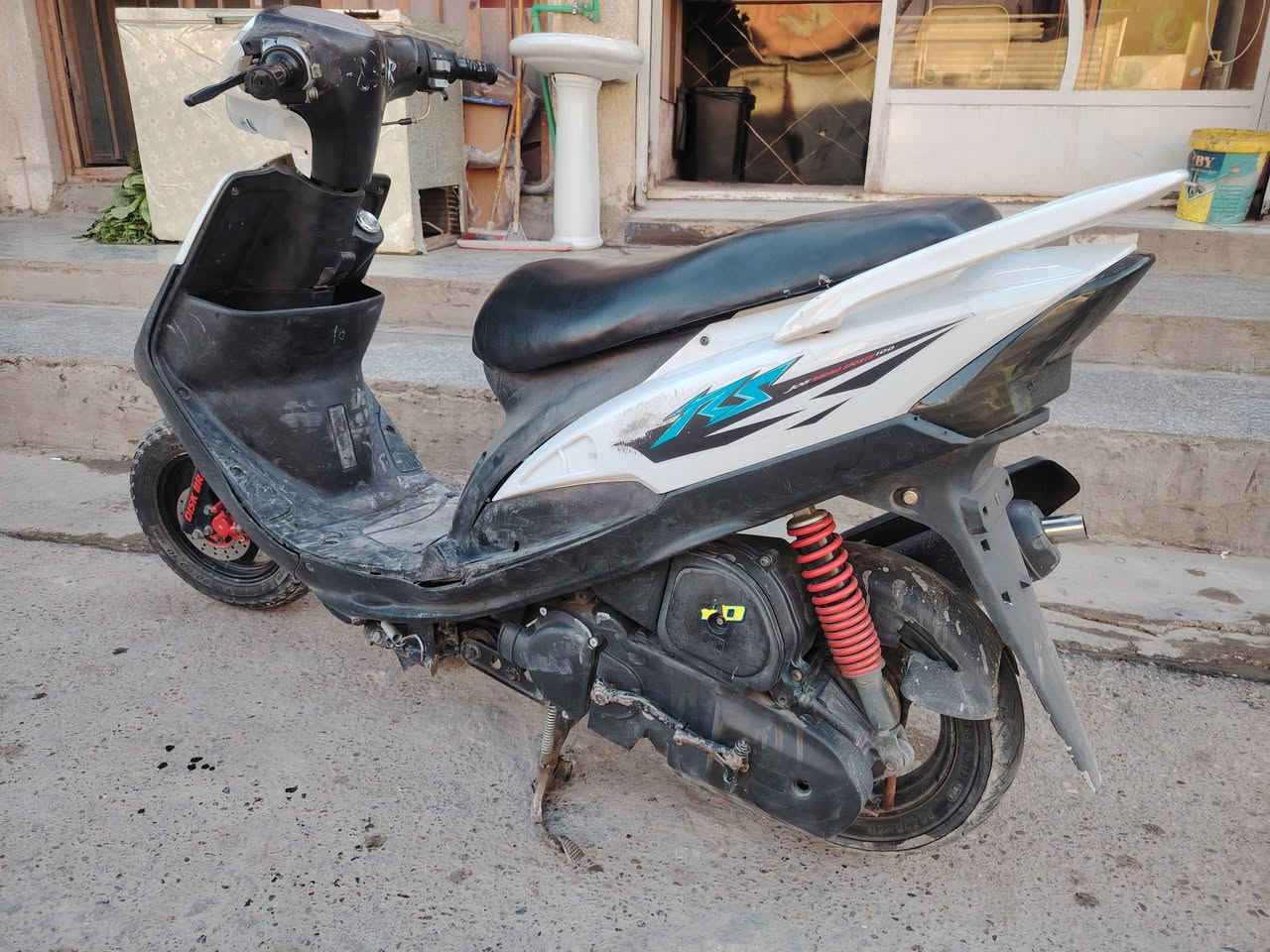 سلام عليكم دراجه كله كامله اي نقص مابيه عنواني بغداد الزعفرانيه ***********
