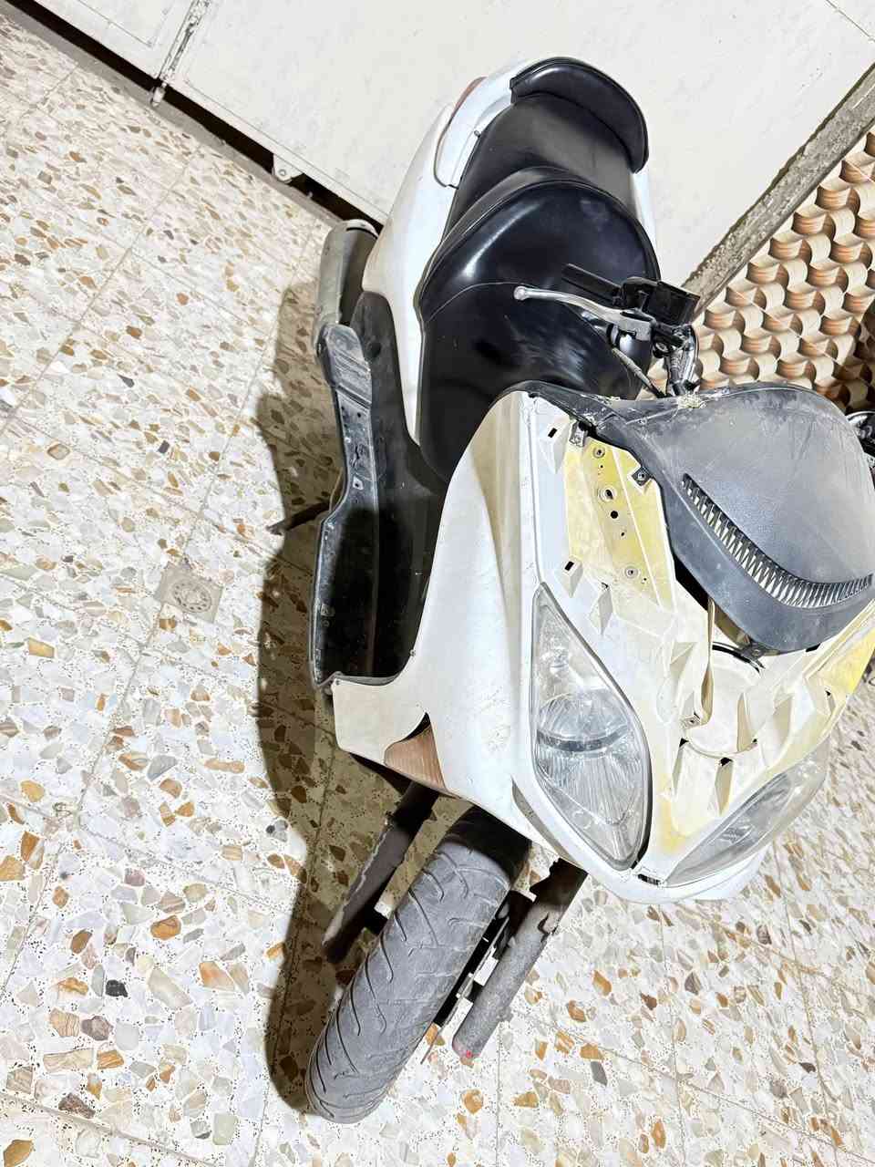 السلام عليكم دراجه 08 لبيع فقط سلف مالته ما يشتغل الصوچ من دگمه سلف السعر 275 وبيه مجال شي بسيط حگ الجيه الرقم ‭٠ ٧٧٠ ٦٩٧ ٣٠٥٢‬
