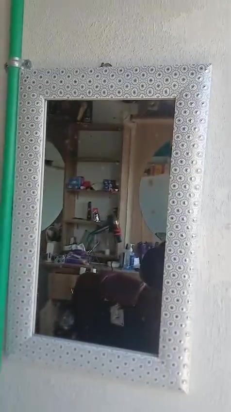 صالون كامل للبيع كل شيء بالصور موجود

رقم الموبايل.  ***********

السعر  600 فيها مجال 

ملاحظه كل شيء بالفيديو موجود مع الضوء ومعل الزينه😊
