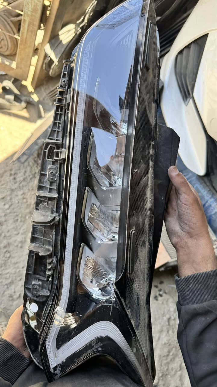 لايت كي فايف جه السايق 4 عدسات لد ابيض تفصيخ اخو جديد كله شغال سعر 250 مكاني ناصريه واكدر ادزه محافضات ***********
