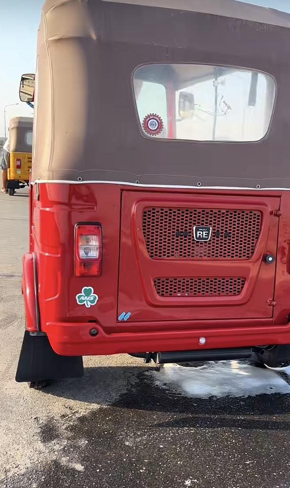 سلام عليكم تكتك موديل 2021البيع  المكان حي ارو السعر 6و250 متوازي علا بيعته الاستفسار ((***********))
