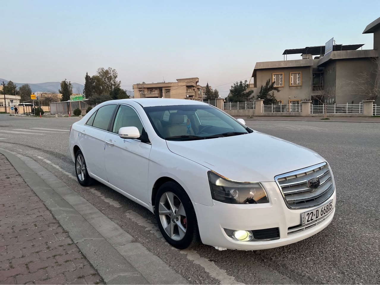 0770 502 1444
جیلی ئیمی گراندی ٨ مۆدێل ٢٠١٣ گێڕو مەکینەی بە شەرت گێڕ ئۆتۆماتیک بێ بۆیاخ تەحویل و غەرامە بە شەرت نرخی ٦٩ گەڵاو کەمێک معامەلە السليمانية, العراق
