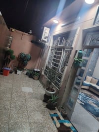 دار مساحة 80 متر في حي العامل موقع خدمي مطل على السريع  بناء حديث يحتو...