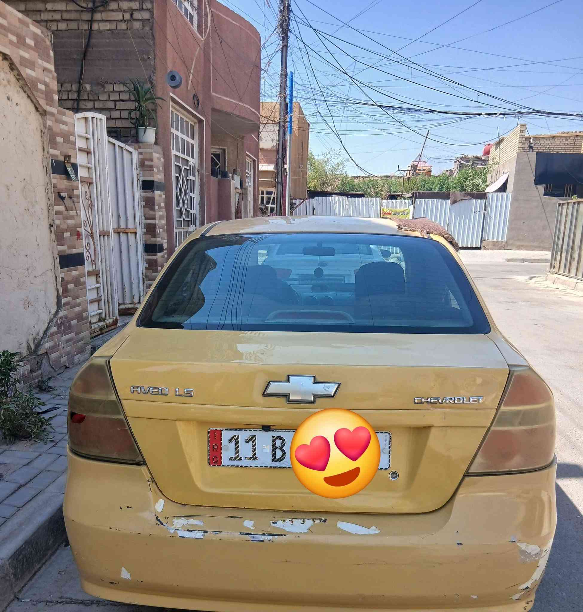 افيو خليجي 11محرك مفتوح مو مسكر نقص بس غاز راديتر موجودة وبيهة نواقص كهربائيه بس اني ماعندي وقت اسويهن سياره شوفهة وكلبهة على وضعهة سياره بسمي رقم انكليزي سنويه 27  رايدها 52 بيهة مجال  مكاني بغداد شعب حي مصطفى مقابل بانزين خانه سما بغداد رقم ***********
