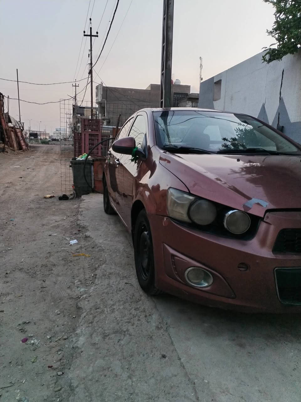 سلام عليكم سياره شوفر ليت سونك خليجي مديل 2012 محرك 1800 مكينه جديديه توني شاده عنوانه كربلاء هزه جديده رقم قادسيه انكليزي بسمي  ضربه بنيد وجاملغ بدون دواخل سعره 43  رقم ***********

