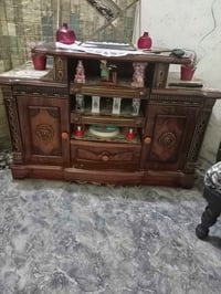 ميز تلفزيون • خزانة