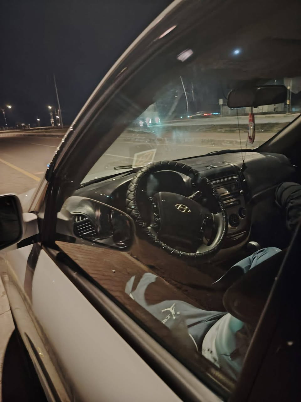 سنتافي 2008 وارد امريكي محرك 6 سلندر ٢٧٠٠ ضرر جاملغ الخلفي بدون دواخل
تحويل مباشر
كير ومحرك شرط
سياره نظيفه بعداحلى من الصور 
مراوس بسياره حديث حسب القناعه 
شعندك سياره نزلها بالتعليقات مكلف النشر 
***********
