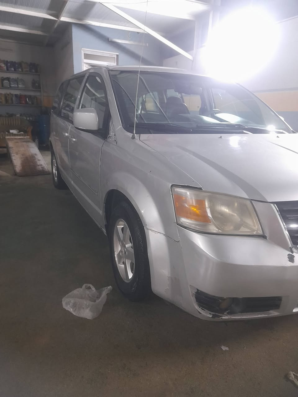 دوج كرفان محرك ٣٨٠٠ صبغ عام السعر ٧٥ ورقة موبايل *********** للعلم بيها اشتراك كامل من حي التعليم إلى حي النور
