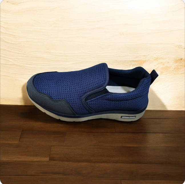 احذيه الشباب عشار حنا الشيخ سعر حذاء 15 الف يتوفر توصيل للطب وتساب *********** القياسات من 40 الى 45
