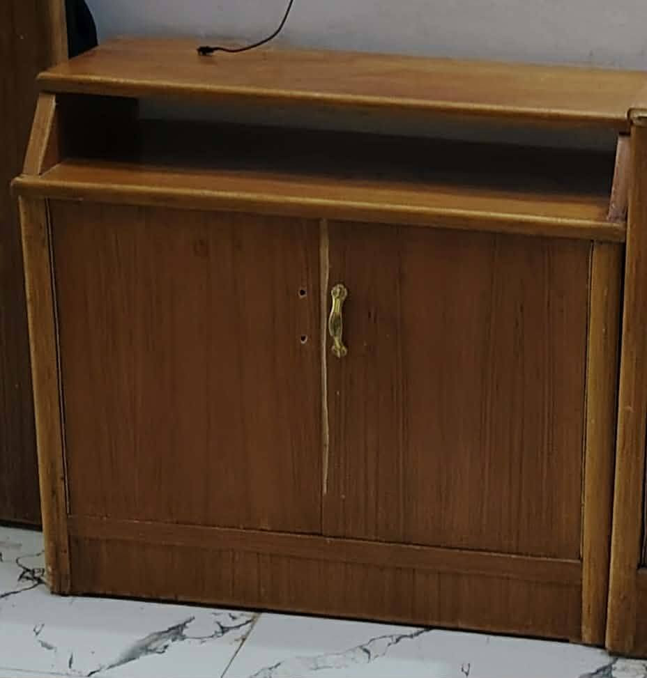 غرفه نوم مستعمله للبيع طابقين سعر ٧٥٠ وبيه مجال حك جيه بابل قضاء الهاشميه ***********
