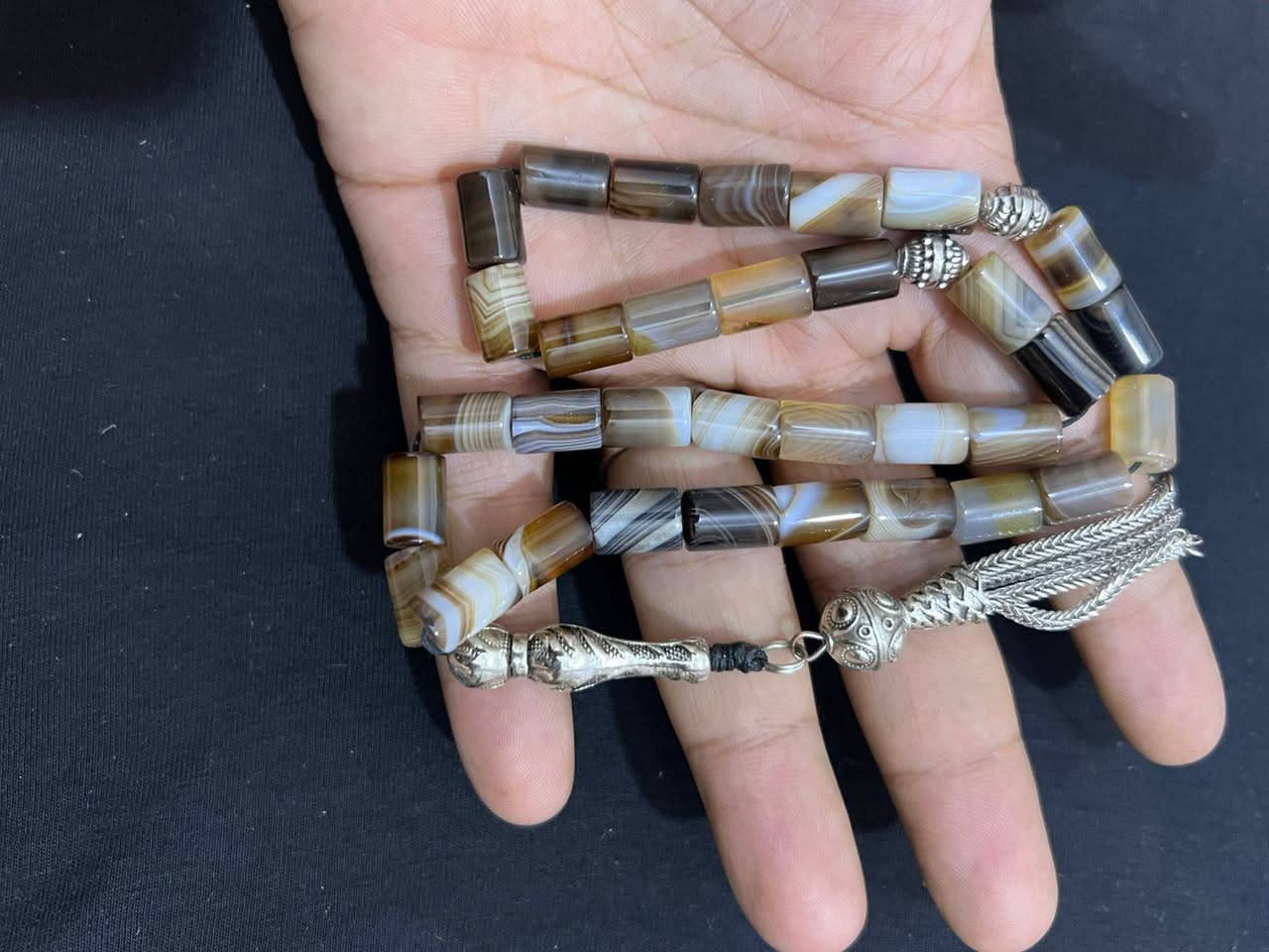 السلام عليكم سبحتين يمانيات كصب حجر 80 الف
مكاني ناصريه وعندي توصيل
***********
