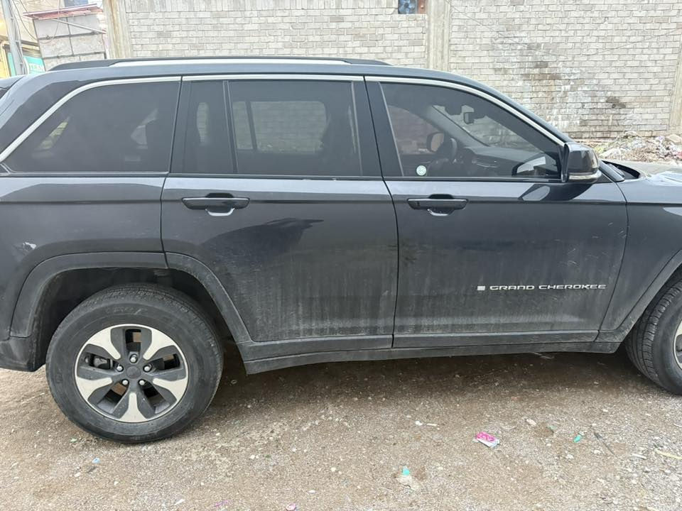 بيع مستعجل جيب 23 هايبرد فول موصفات 3 شاشات بيها ضرر سطحي بابين وشويا بل جاملغ الخلفي بدون رقم تترقم شمالي***********
