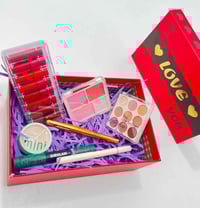 عرض عيد الحب • ماسكارا SHEGLAM • باليت SHAQINUO