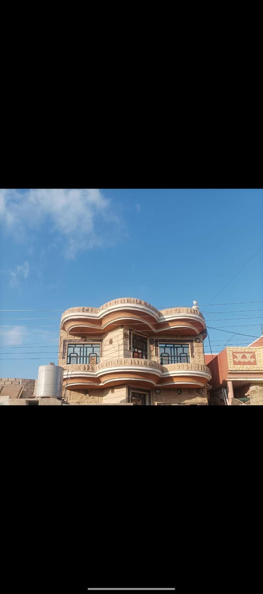 بيت للبيع حي الاسمده مساحه 25٠ طابو ***********
