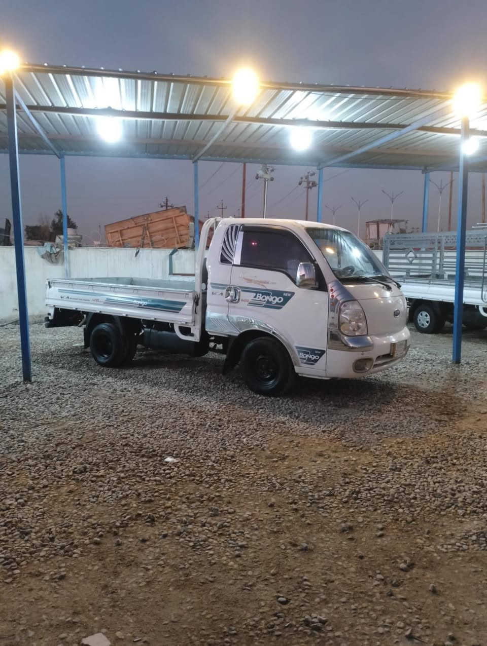 سلام عليكم كيه نثيه موديل 2012 مكانه ناصريه مركز بيع او مراوس بكيه حسب الاتفاق  سياره كفاله عامه  مكينه و گير و حداديه وشاصي و رقم شاصي تحويل ثاني يوم 
سياره جاهز اي نقص مابيه  السعر وتفاصيل عله رقم ***********
