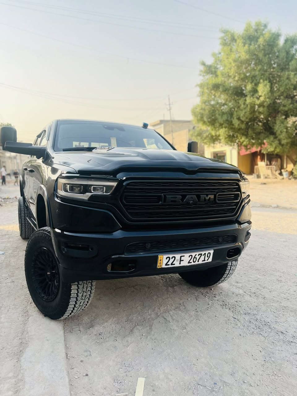 بيع مستعجل بيع مستعجل 

رام 2021 لمتتد 
فول  موصفات 
سعرها 348 بيها مجال بسيط 

باب طويل بدي قصير 

الكاميرا الخلفية
سقف بانورامي
مستشعر وقوف
تدفئة المقاعد
تبريد المقاعد
مرايا جانبية كهربائية
حساس المطر
مراقبة النقطة العميا
التعرف على إشارات المرور
مقاعد كهربائية
المصابيح الأمامية ليد
عرض المعلومات على الزجاج الامامي
مقاعد تدليك
التشغيل عن بعد
شاحن لاسلكي
كشافات ضباب
تحذير مغادرة المسار
التحكم الإلكتروني في الثبات
مثبت السرعة التكيفي
خطوات جانبية
الضو العالي التلقائي

مكاني بغداد 

*********** 

بيع فقط
