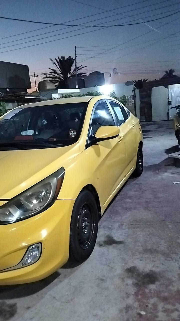 سلام عليكم سيارة هيونداي اكسنت موديل2012 سياره جديده تبريد ثلج❄️تخم تواير +دوشمه جديده✅ +سفريات +شاشه لمس محرك جي ار 1600  كير محرك يخبلن خير من الله اي نقص مابيها حادثها جاملغ ايسر وشويه منل صندوق باقي ليبل واحد العنوان بغداد بوب الشام السعر73 /الرقم ***********
