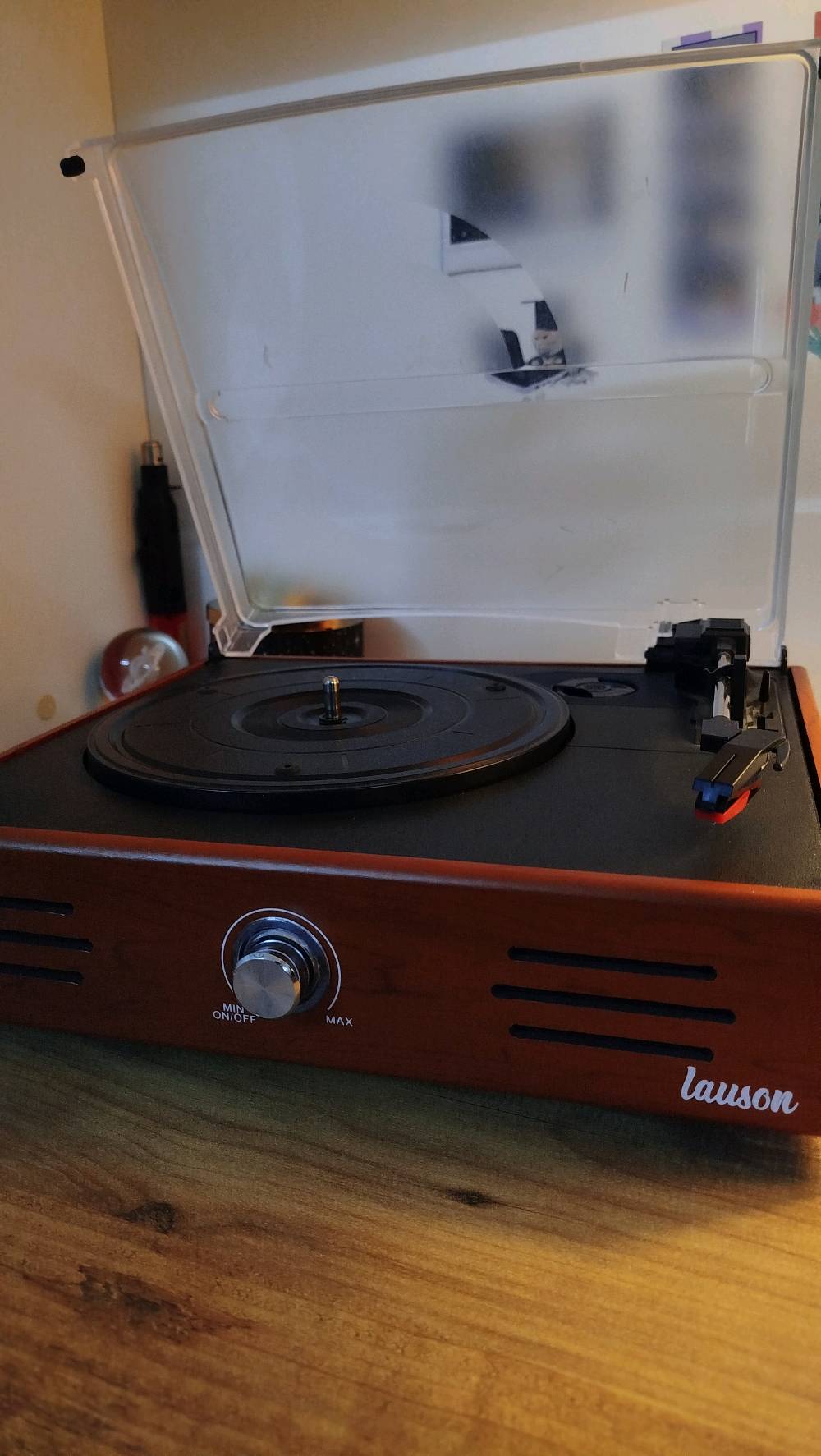 گرامافون (مشغل اسطوانات) 
الحالة جديدة 
الموقع بغداد 