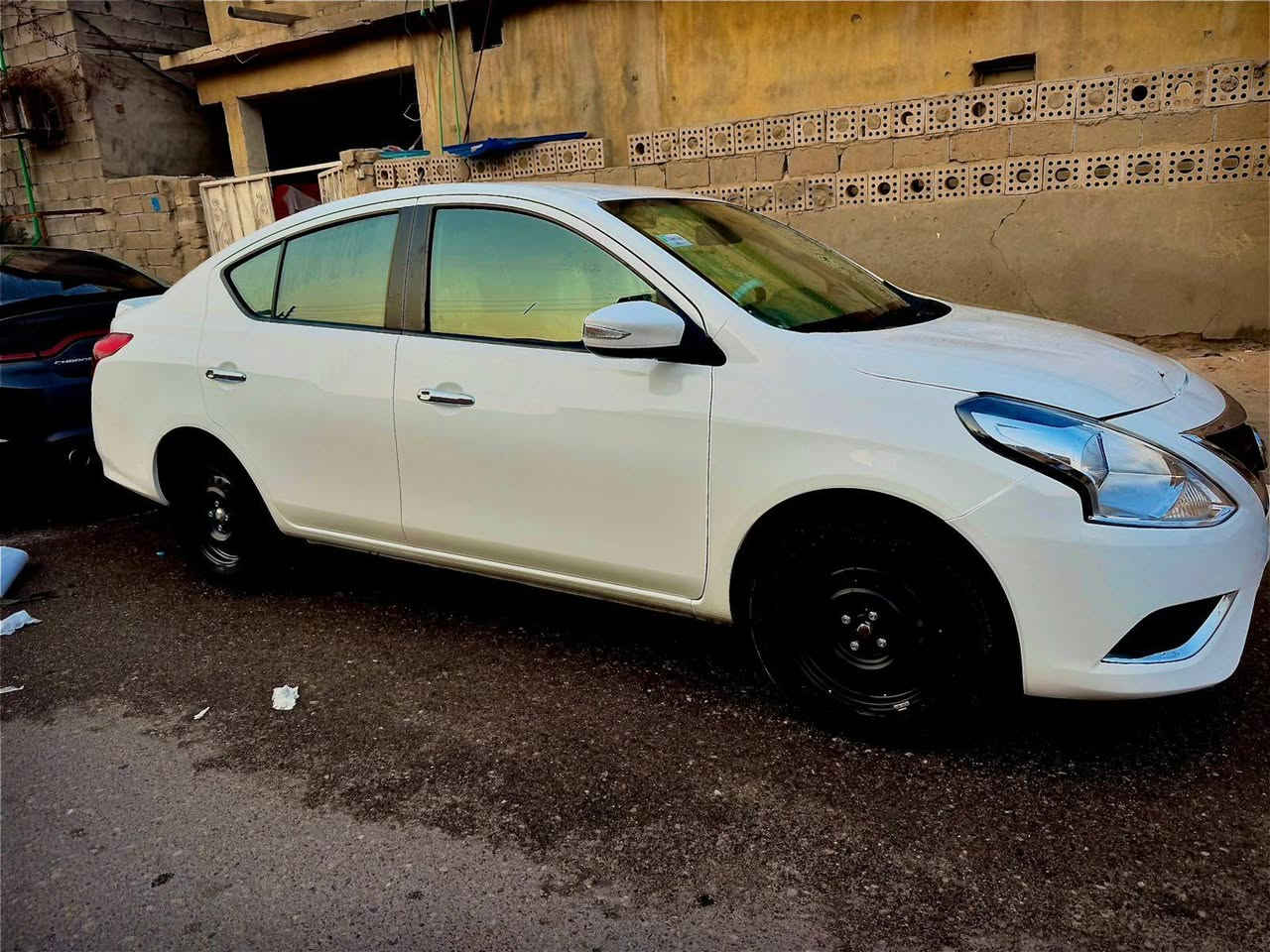 نيسان صني للبيع موديل 25 ماشي 20 بيها ضربه بالبريد وبالباب على قد شبر والباقي كفاله السعر 123 الاستفسار على هذا الرقم***********
