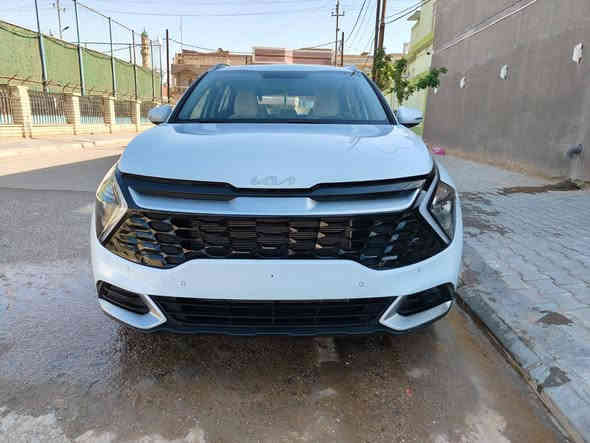 السلام عليكم للبيع سبورتج موديل 2024 
✅ خليجي مكفوله ضمان الشركه الدولية 100الف او 5 سنوات مرقمه بغداد سنويه و اللوحات بالطبع
✅  ماشيه 9 الاف قابل للزياده
✅ الموديل 2024
✅ سعة المحرك 2.0L سمارت تشتغل بانزين عادي
✅ مرتبط بناقل حركة أوتو 6 نمر 
✅ مفتاح التشغيل بصمة
✅ تشغيل عن بعد 
✅ بصمة دخول الابواب
✅ عدد AIR BAG 2 
✅ حساسات أمامية 
✅ حساسات خلفية
✅ لايت زينون + LED
✅ كشافات 
✅ بك لايت LED
✅ حجم الاطار 235/50R19 نكسن 
✅ ويل كب 19
✅ 4 دسك
✅ ماسحة خلفية
✅ اريل نفكيتر 
✅ دشبول شاشة 
✅ شاشة Apple Car play
✅ كاميرا دوارة
✅ المقاعد مخمل لون بيج
✅ حركة المقاعد الأمامية كهرباء
✅ تدفئة المقاعد الأمامية 
✅ تدفئة المقود 
✅ تتسع المقصورة ل 5 ركاب 
✅ مثبت السرعة Cruise
✅ المودات والأوامر الصوتية
✅ أوضاع القيادة  Drive Mode
✅ فحص أنظمة السيارة 
✅ حساسات اطارات 
✅ شفتات مقود
✅ قطعتين تبريد
✅ هاند بريك بصمة 
✅ ا ABS
✅ ا Auto Hold    أوتو هولد
✅ نظام مانع الانزلاق
✅ نظام نزول المنحدرات
✅ اشارة في المرايا الجانبية
✅ مخرج منفذ الطاقة ⚡
✅ ا  Bluetooth / USB
✅ بردة خلفية  
✅ شاحن هاتف Wairlees
✅ تطعيم الدواخل ألمنيوم
✅ ضمان الدولية
بيه شخوط بالباب الخلفي مصوره بالصور ما مصلحه على وضعه  ومدوشمه و ارضيات درجه أولى قيمة 300الف 
السعر  233 دولار    وبيها مجال بسيط
للاستفسار ***********
مكانه السيارة سماوه  حي المعلمين
بيع او مراوس حسب القناعة
