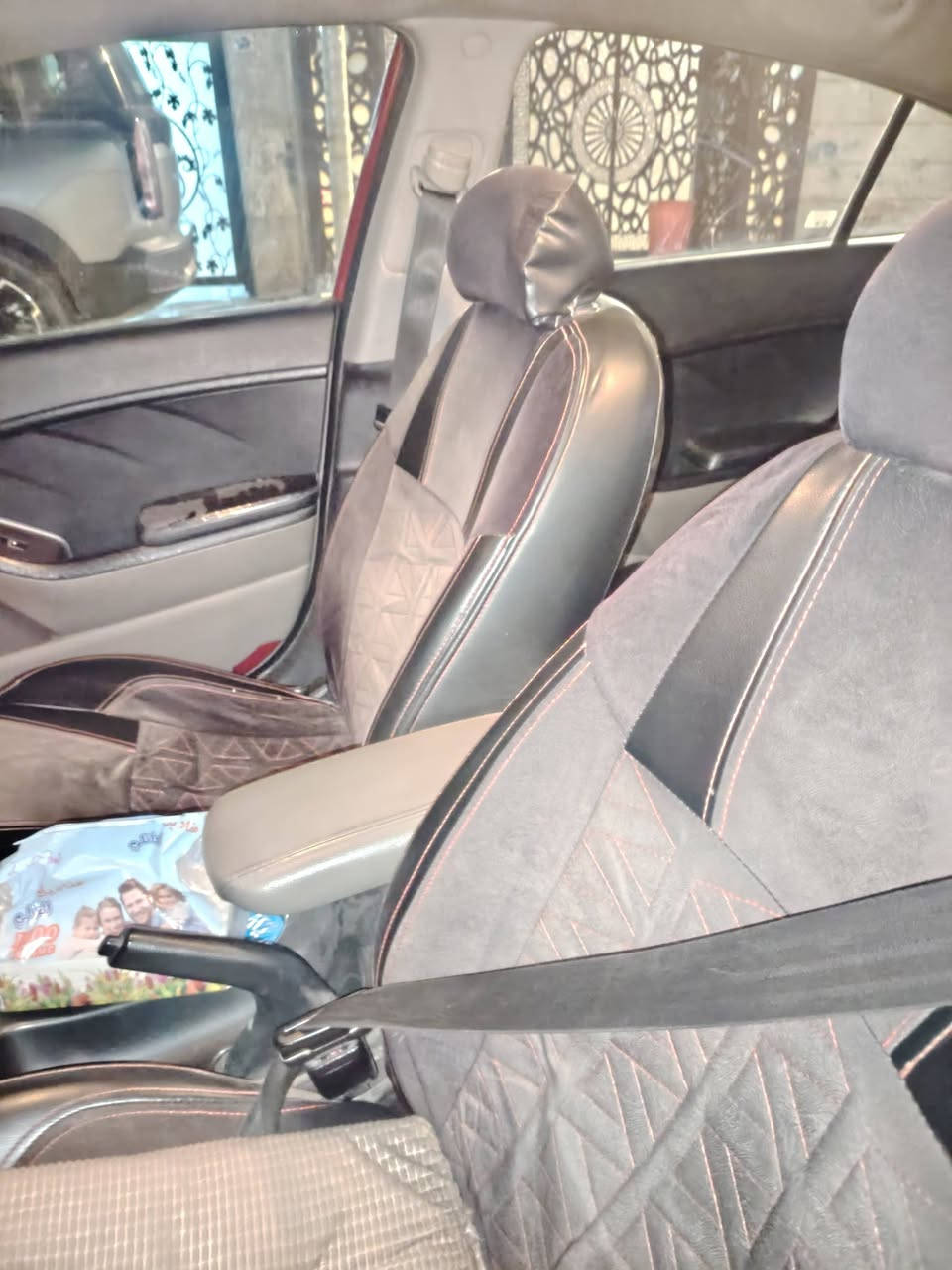 السلام عليكم
فورتي موديل 2014 رقم بغداد بسمي سنويه 2027
مبدل بابتين وجاملغ اصلي والسيارة بيه كاسكيت وبدايت تبخير مكاني بغداد زعفرانيه. السعر  (89$) المحرك دوش
***********
ملاحضه شرط التحويل ثاني يوم ومايبقى شي عليه
